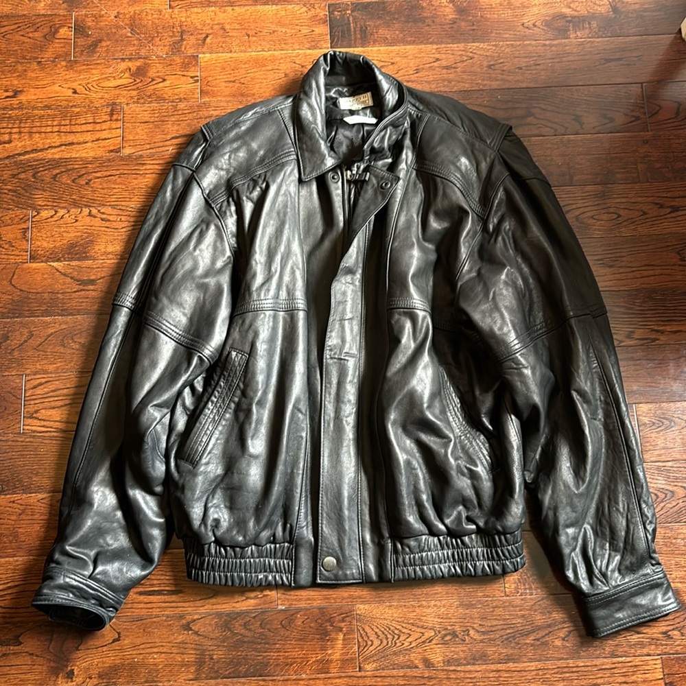 Harry Rosen excellent condition leather jacket, made in Canada